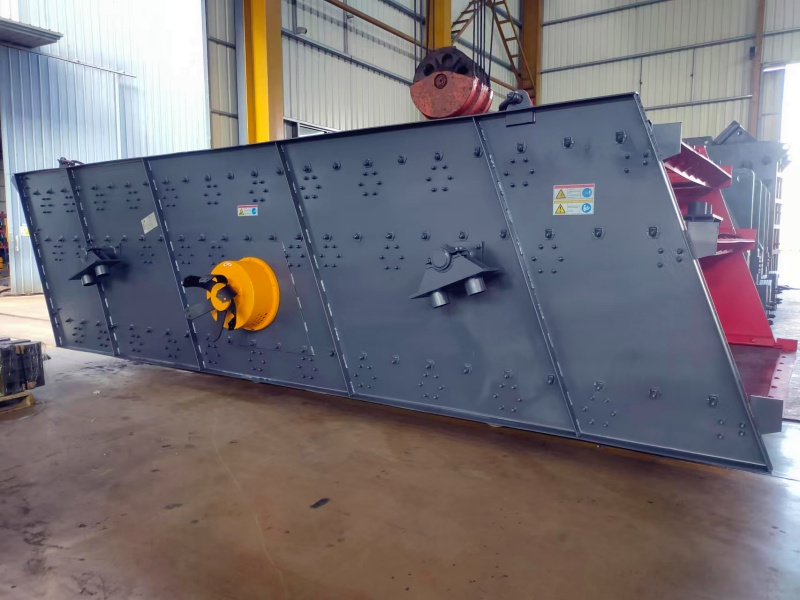 菲尼克斯發貨3YK1860與2470圓振動篩,助力高效篩選解決方案